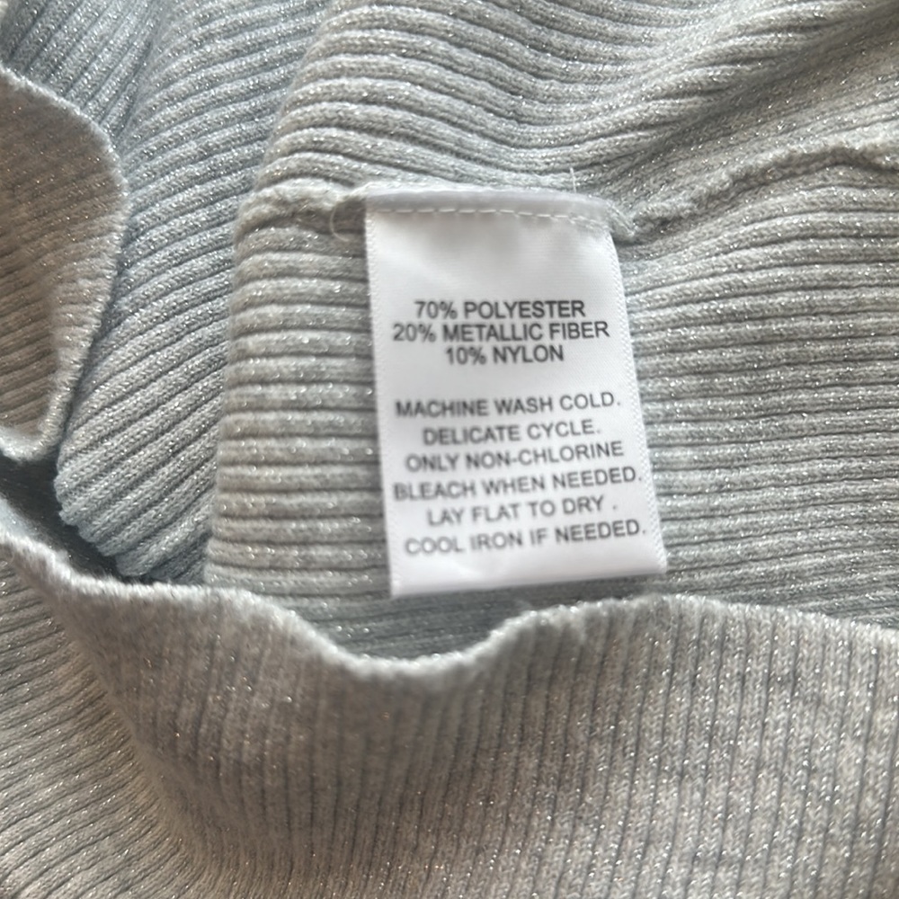 ❌SOLD❌Jessica Simpson Metallic Sweater Gray Silver - Picture 6 of 6